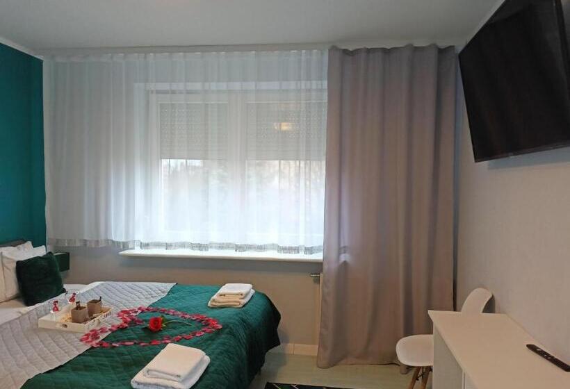 غرفة قياسية مزوَّدة بشُرفة, Pokoje Hotelowe Nad Zalewem