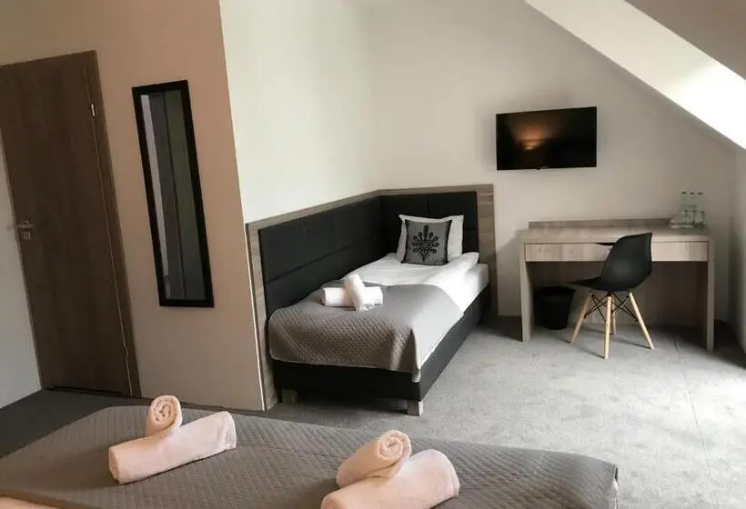 バルコニー付きスタンダードトリプルルーム, Silver Residence