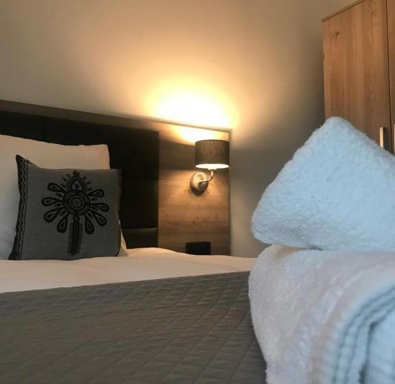 חדר סטנדרט לשלושה עם מרפסת, Silver Residence