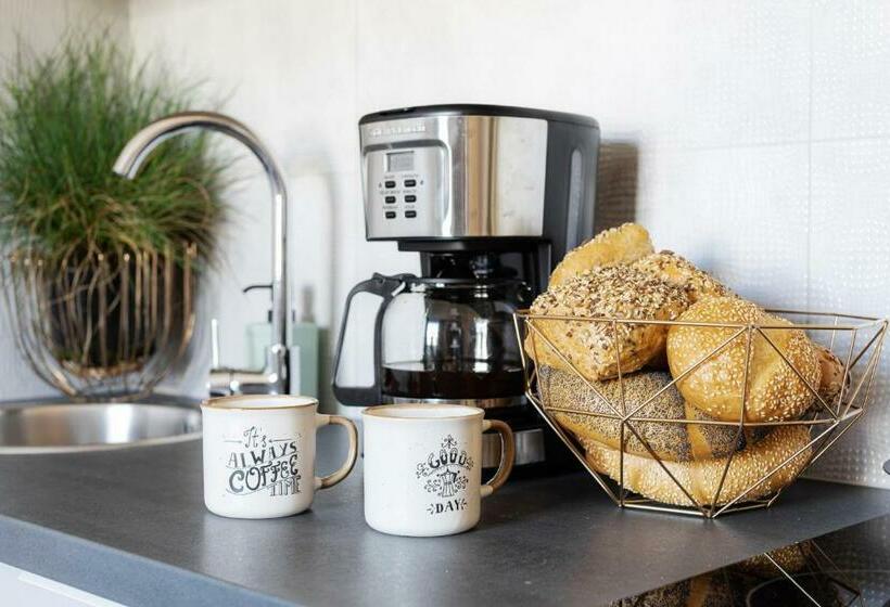 استودیو خانوادگی, Wypocznij Apartamenty