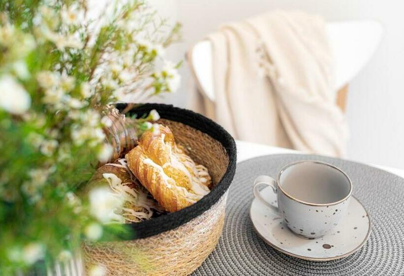 استودیو خانوادگی, Wypocznij Apartamenty