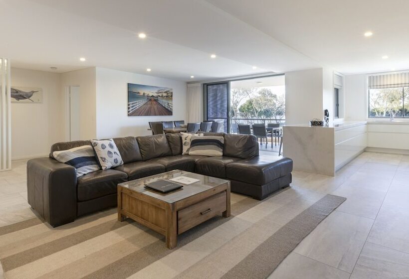 带4个卧室的公寓, Bay Royal Apartments