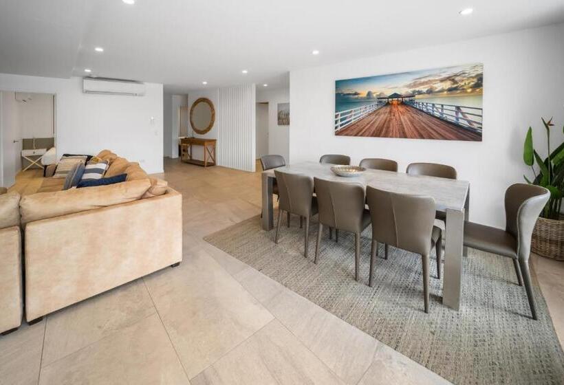 带4个卧室的公寓, Bay Royal Apartments