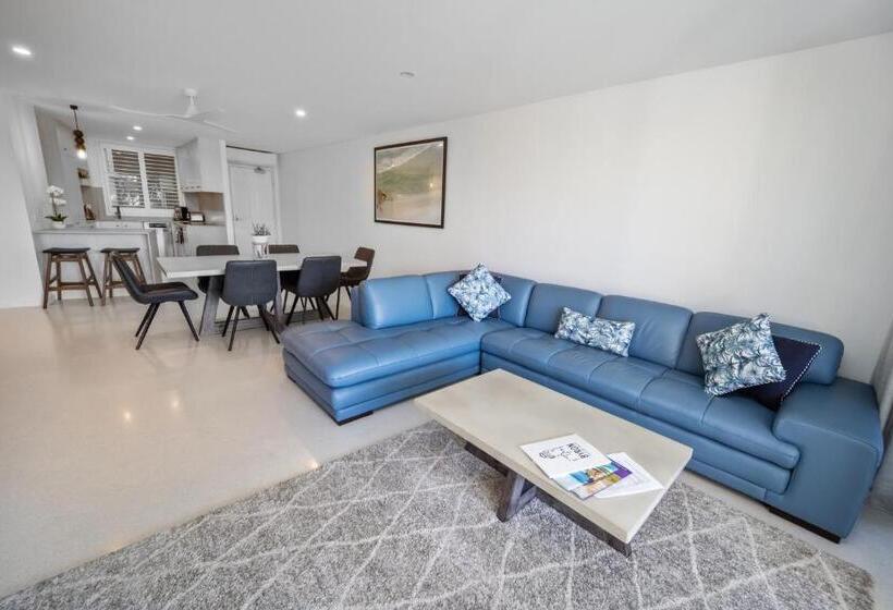 带2个卧室的高级公寓, Bay Royal Apartments