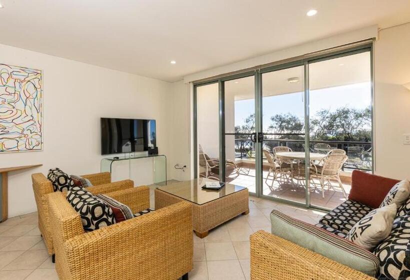 Superior 2-bedroom flat with sea view, Bay Royal Apartments