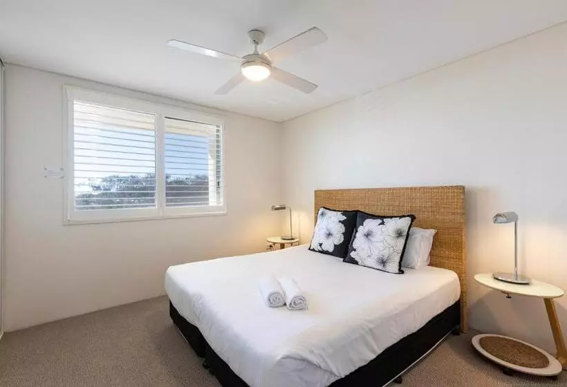 Superior 2-bedroom flat with sea view