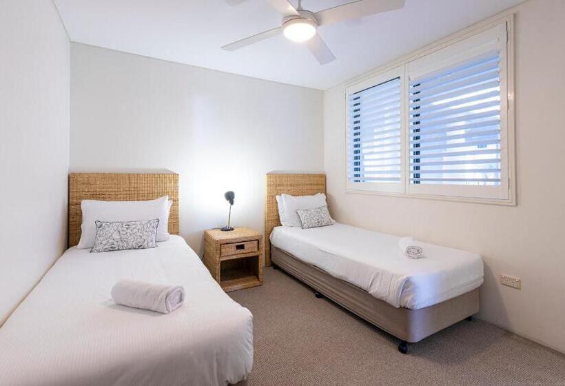 Superior 2-bedroom flat with sea view, Bay Royal Apartments