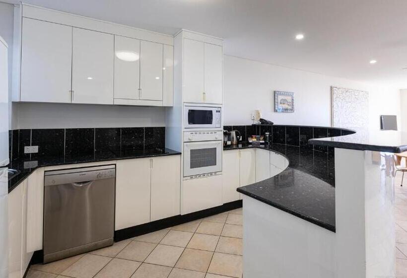 Superior 2-bedroom flat with sea view, Bay Royal Apartments