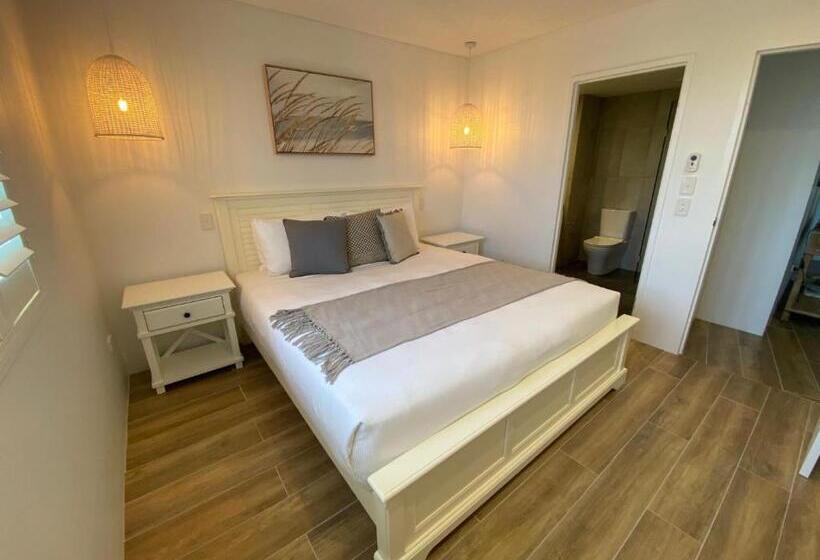 Superior 2-bedroom flat with sea view, Bay Royal Apartments