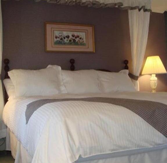 小型套房, Birdinhand Village Inn & Suites