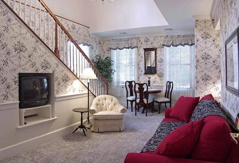 带大床的套房, Birdinhand Village Inn & Suites