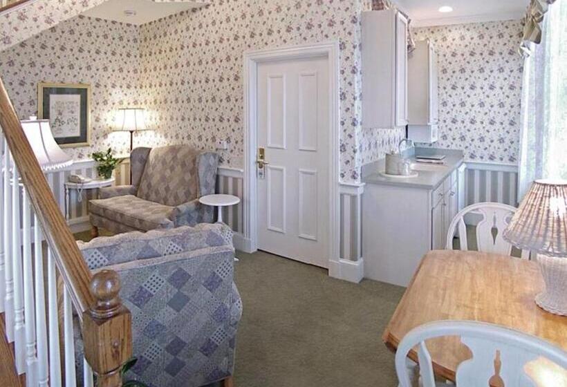 小型套房, Birdinhand Village Inn & Suites