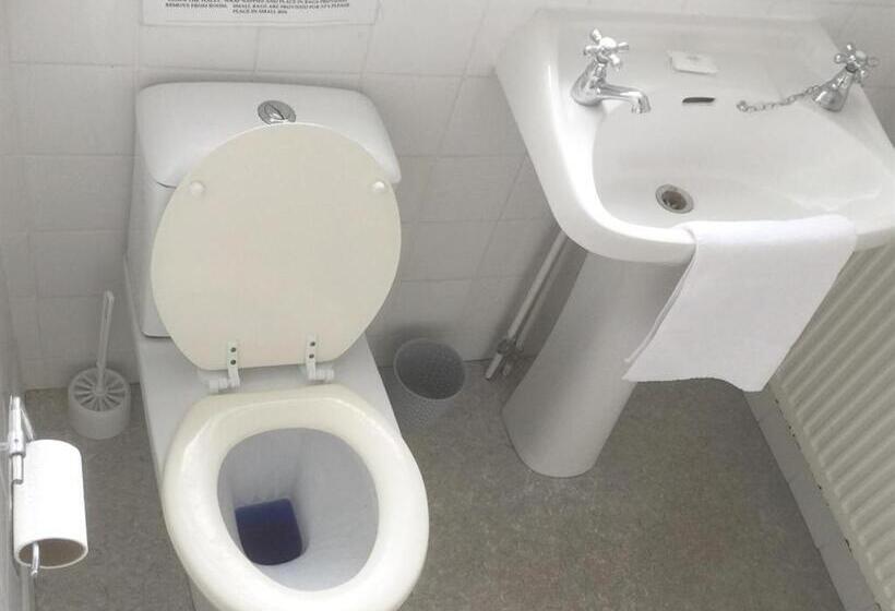 اتاق سوپریور, The Beeches