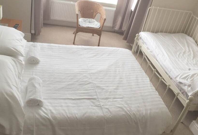 اتاق سوپریور چهار تخته, The Beeches