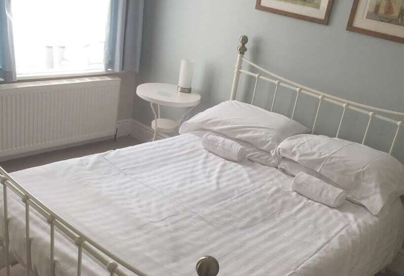 اتاق استاندارد, The Beeches