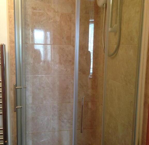 اتاق لوکس, The Queen Anne