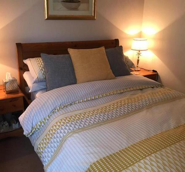 اتاق لوکس, The Queen Anne