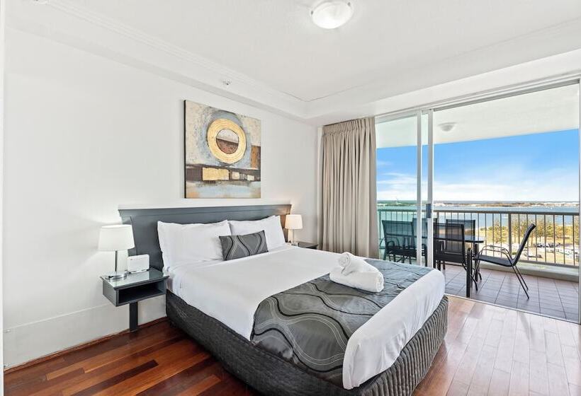Апартаменты 3 Спальни, Crystal Bay On The Broadwater