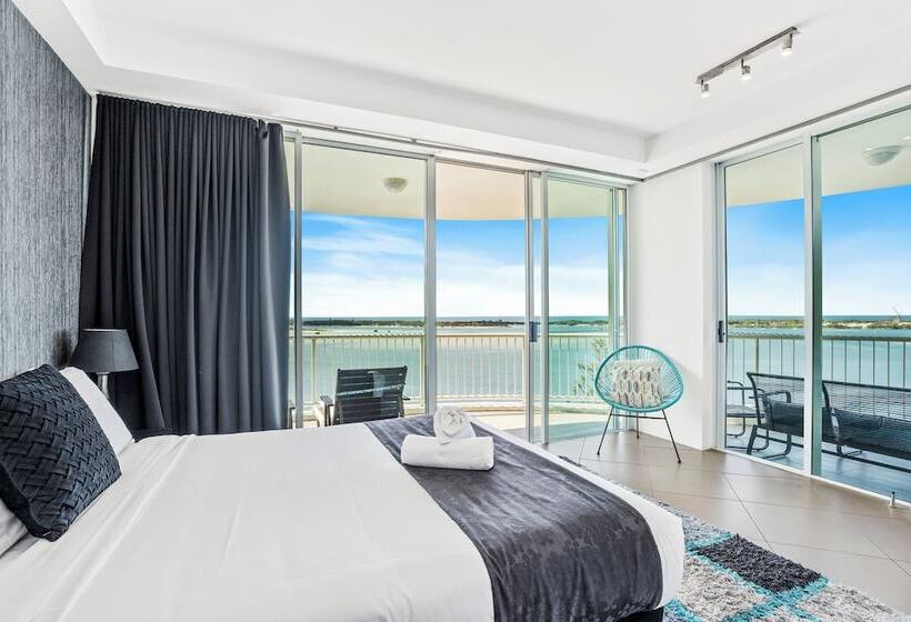 两卧行政公寓, Crystal Bay On The Broadwater