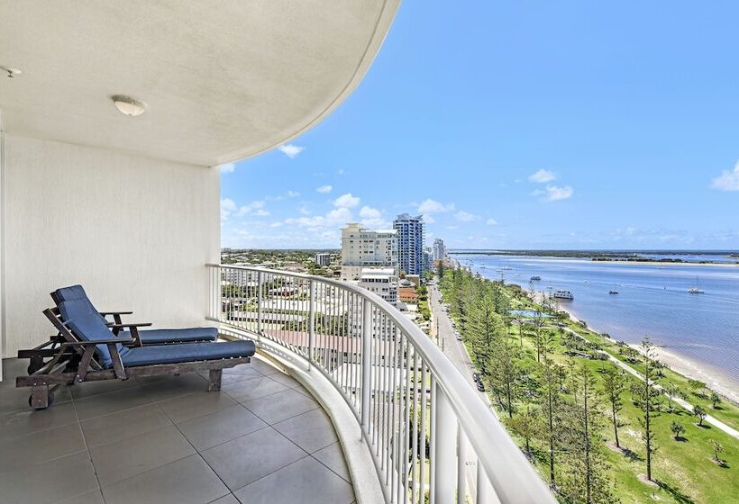 两卧行政公寓, Crystal Bay On The Broadwater