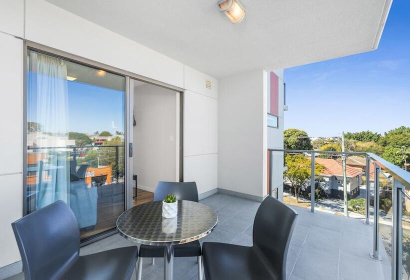 Апартаменты 2 Спальни, Essence Apartments Chermside