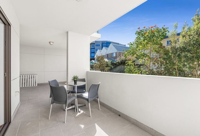 Люкс, Essence Apartments Chermside