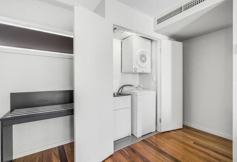 سوییت, Essence Apartments Chermside