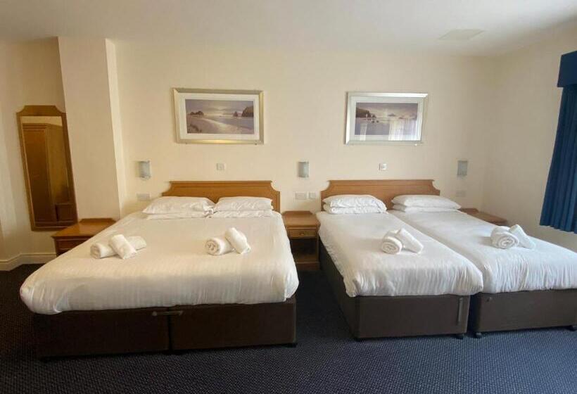 Семейный Номер, Portrush Adelphi