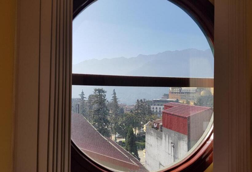 اتاق لوکس, Anise Sapa