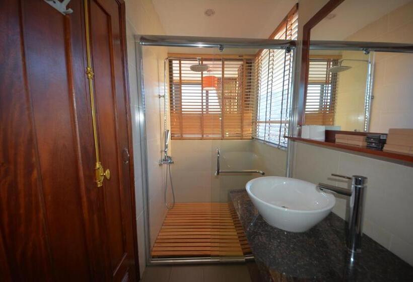 سوییت خانوادگی, Anise Sapa