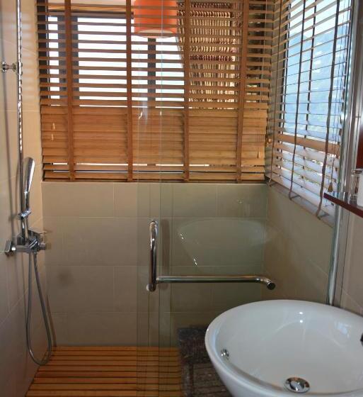 سوییت خانوادگی, Anise Sapa