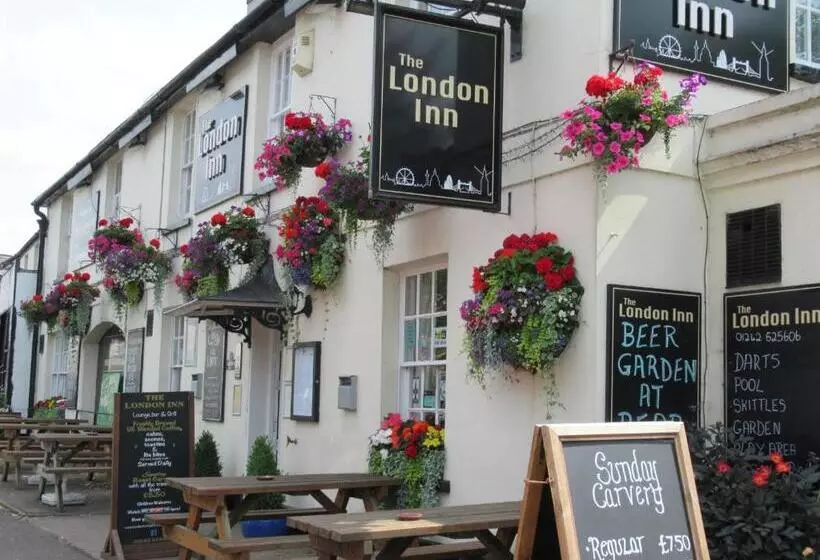 اتاق استاندارد سه نفره, The London Inn