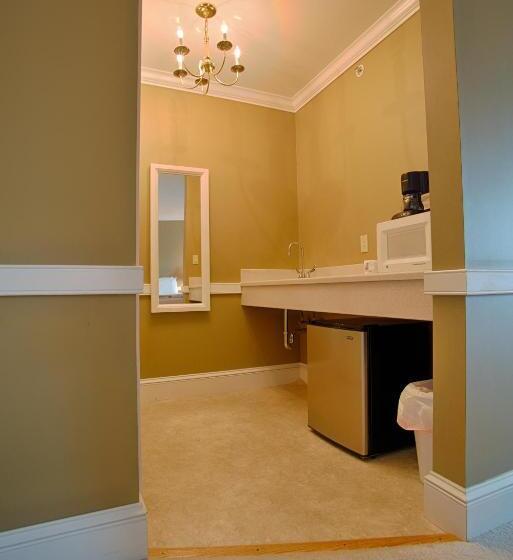 标准间, Selinsgrove Inn