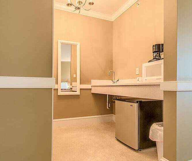 标准间, Selinsgrove Inn