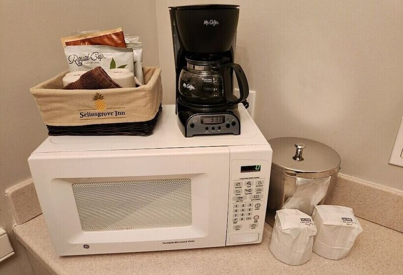 标准间, Selinsgrove Inn