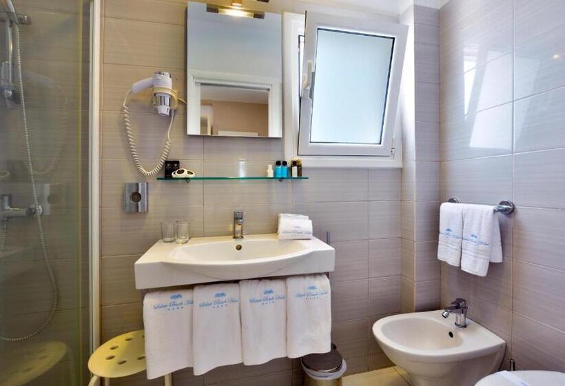 패밀리 룸 풀장 전망, Sidari Beach