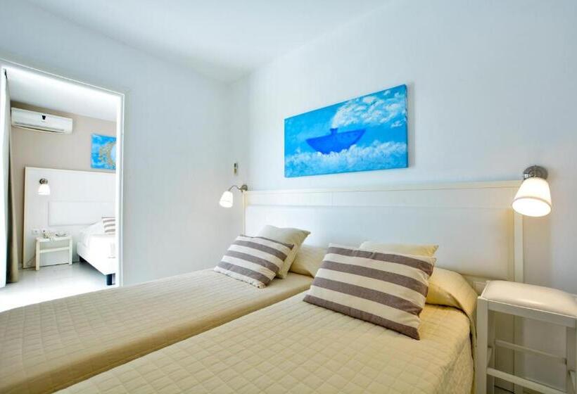 패밀리 룸 풀장 전망, Sidari Beach