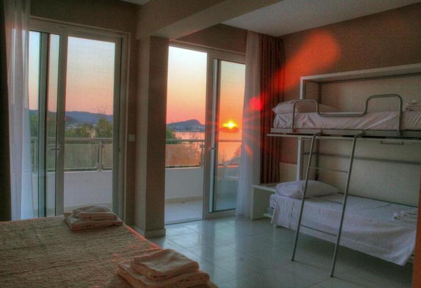 4인용 스탠다드 룸, Sidari Beach