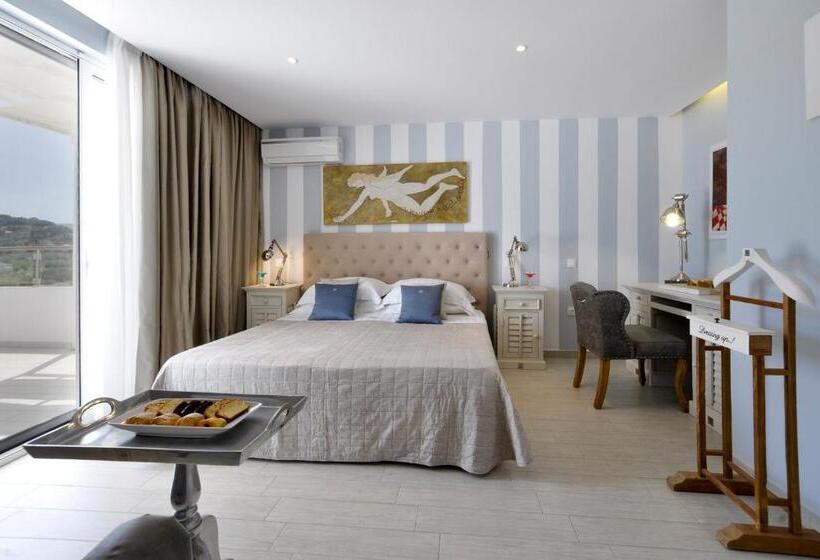 주니어 스위트 측면 바다 전망, Sidari Beach