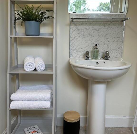 スタンダードルーム, The Smiddy Haugh