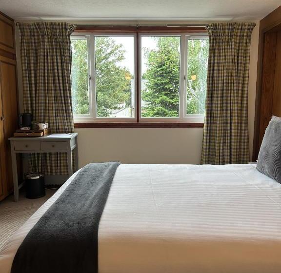 スタンダードルーム, The Smiddy Haugh