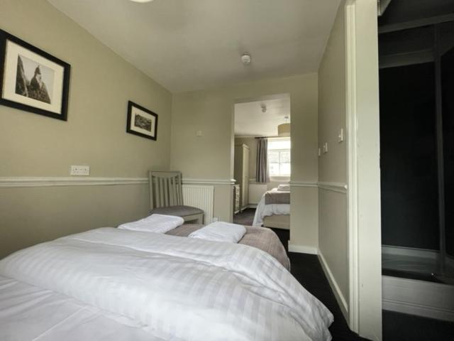 ファミリールーム, The Bridge Inn