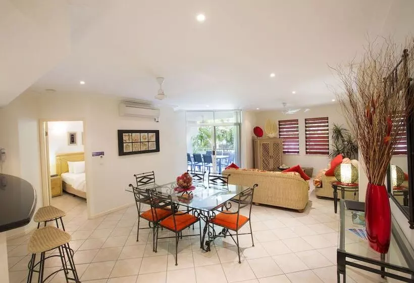 ２ベッドルームアパートメント, Oasis At Palm Cove