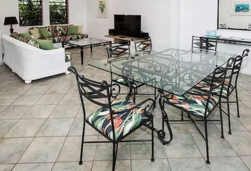 ３ベッドルームアパートメント, Oasis At Palm Cove