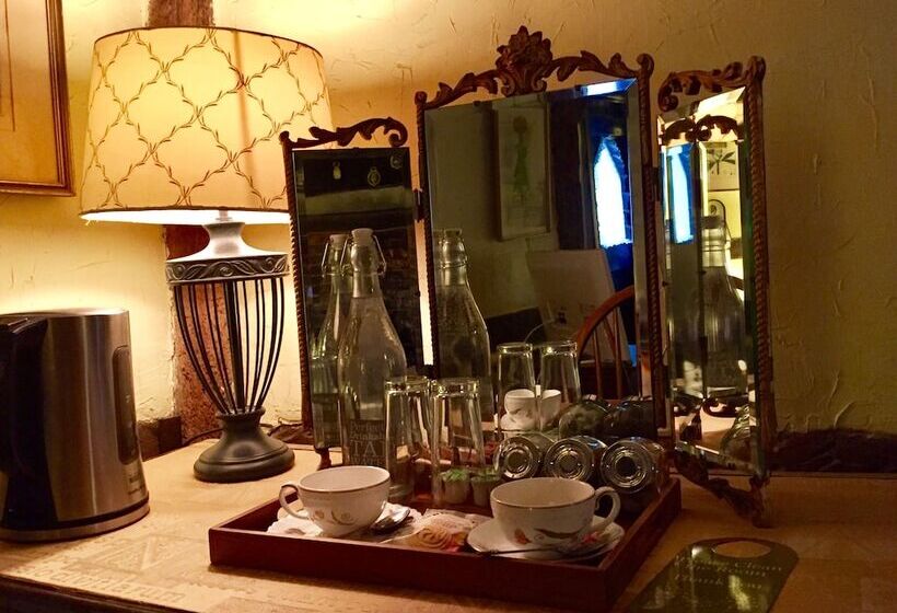 חדר סופריור, Thatched Cottage