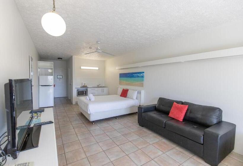 이코노미 스튜디오, Rosslyn Bay Resort Yeppoon