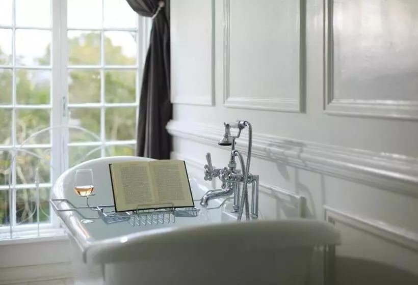 キングサイズベッドのスイートルーム, The Twelve Oaks Bed & Breakfast