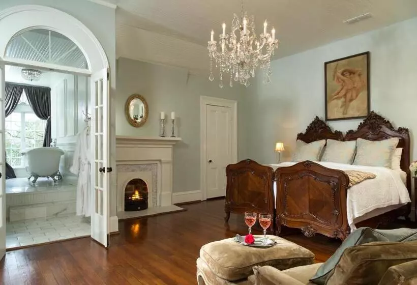 キングサイズベッドのスイートルーム, The Twelve Oaks Bed & Breakfast