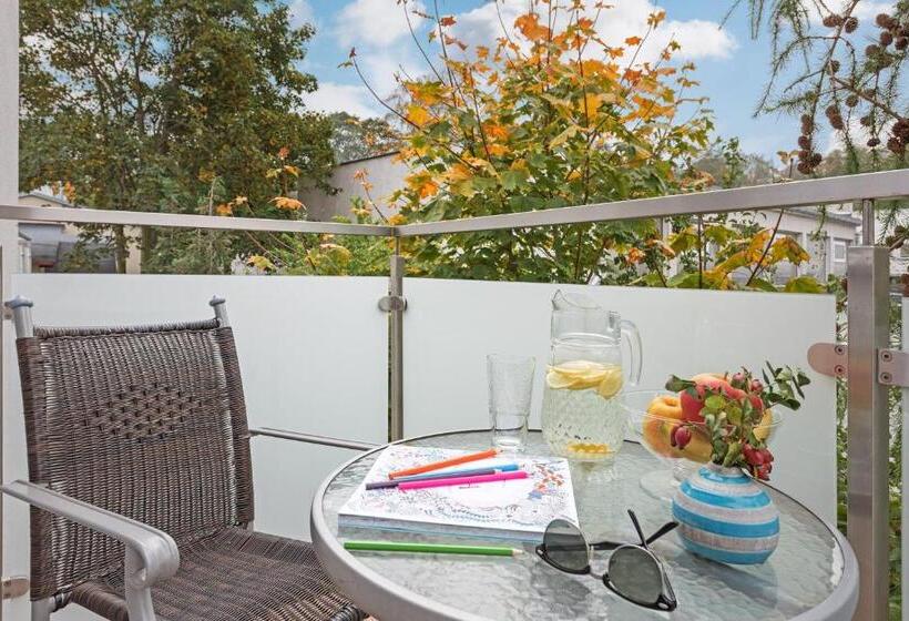 اتاق استاندارد با بالکن, 730 Art House