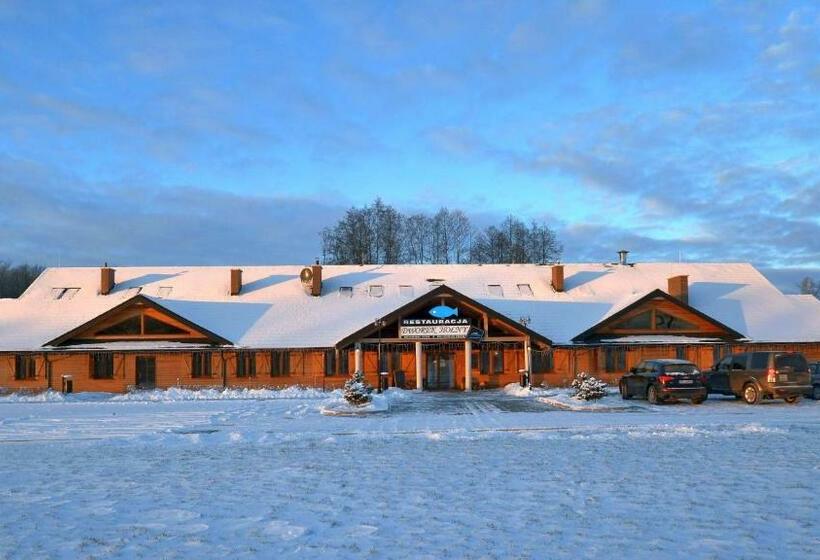 スーペリアファミリールーム, Dworek Hołny